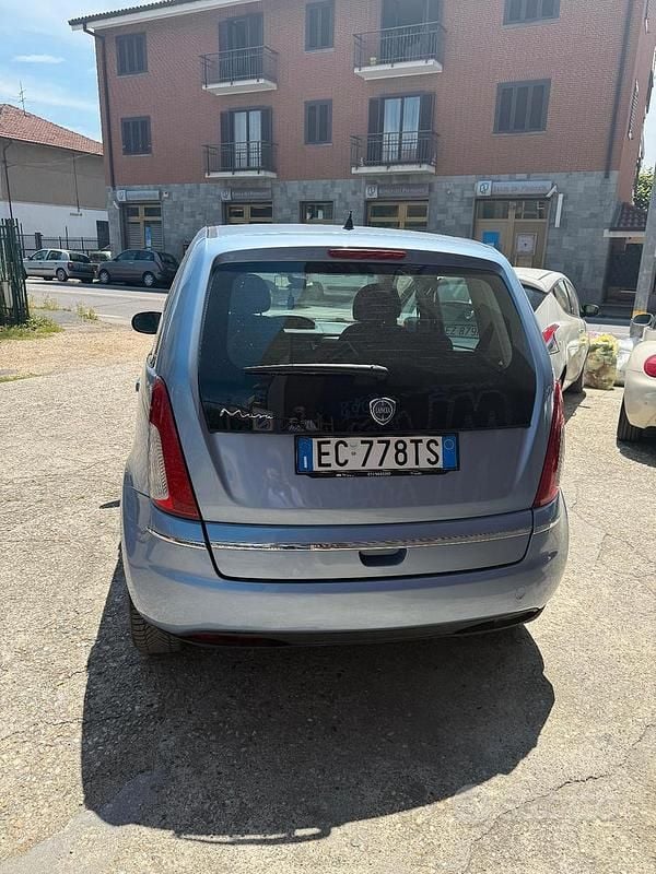 Usata Lancia Musa 2010 Blu Monovolume