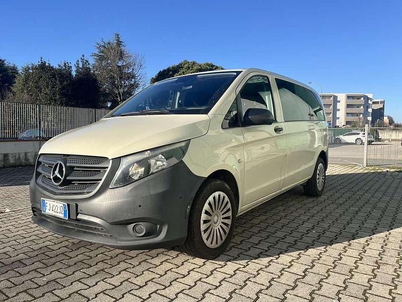 Usata Mercedes Vito 136 CV (100 kW) 2017 Beige Furgone