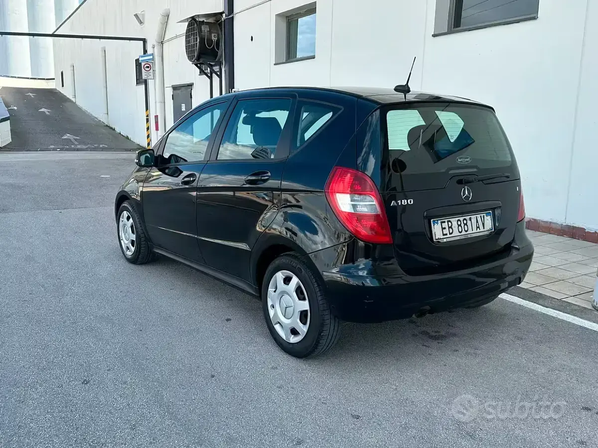 Usata Mercedes A180 Edition 109 CV (80 kW) 2010 Nero Berlina