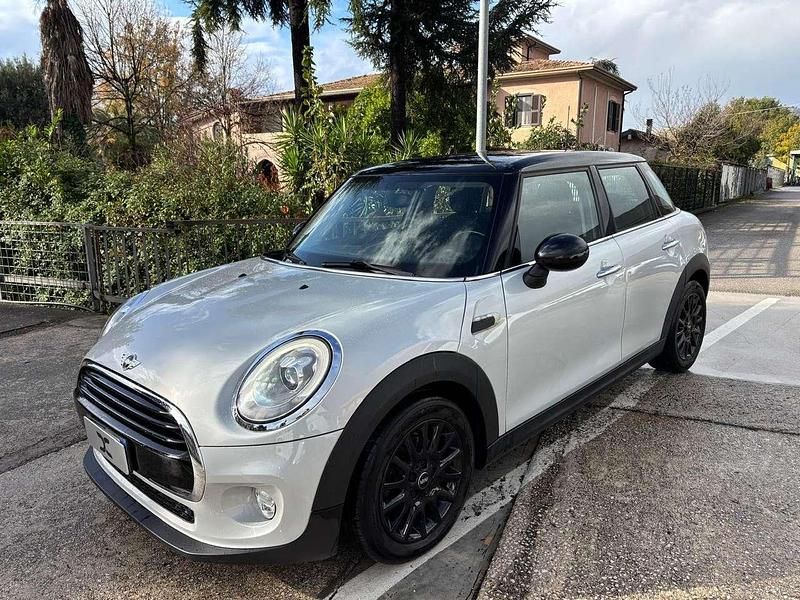 Usata Mini Cooper D Business 116 CV (85 kW) 2016 Grigio Utilitaria