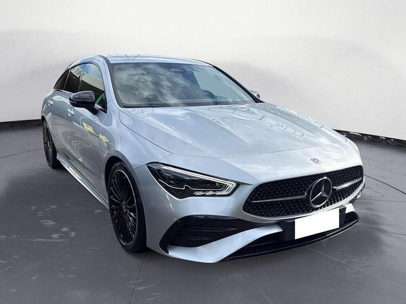Usata Mercedes CLA200 Shooting Brake Executive 150 CV (110 kW) 2023 Nero Station wagon