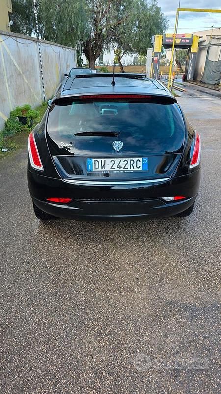 Usata Lancia Delta 120 CV (88 kW) 2010 Nero Utilitaria