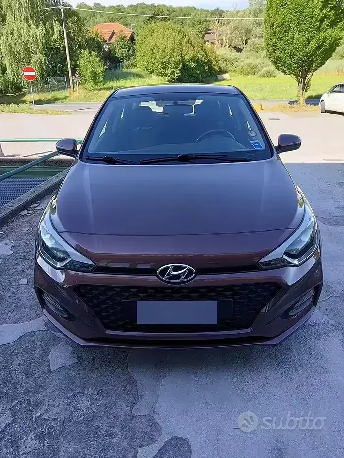 Usata Hyundai i20 75 CV (55 kW) 2019 Marrone Utilitaria