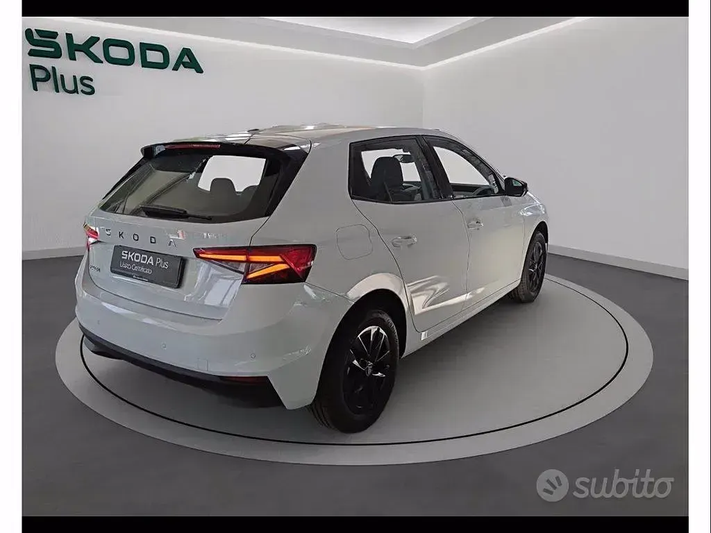 Nuova Skoda Fabia 80 CV (58 kW) 2026 Bianco luna met Utilitaria