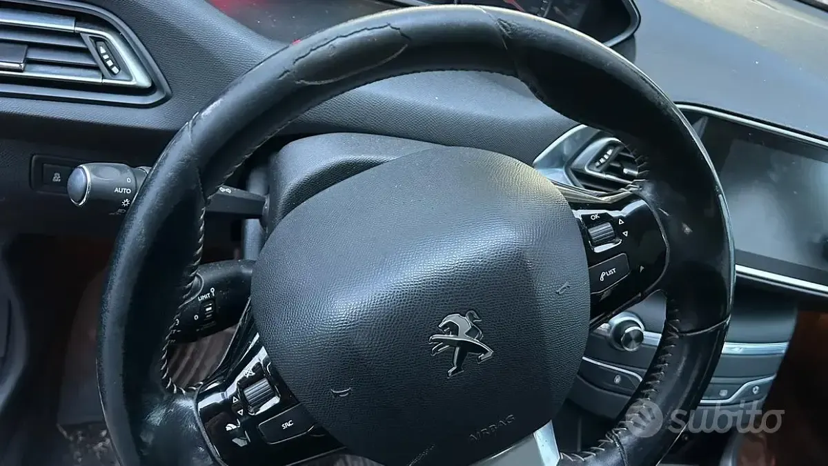 Usata Peugeot 308 120 CV (88 kW) 2017 Grigio Berlina