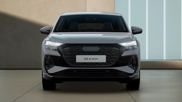 Nuova Audi Q4 e-tron Ambiente 69 kW (95 CV) 2025 Grigio SUV
