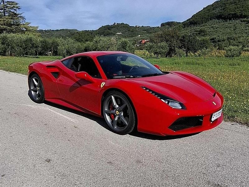 Usata Ferrari 488 670 CV (492 kW) 2017 Rosso Coupé