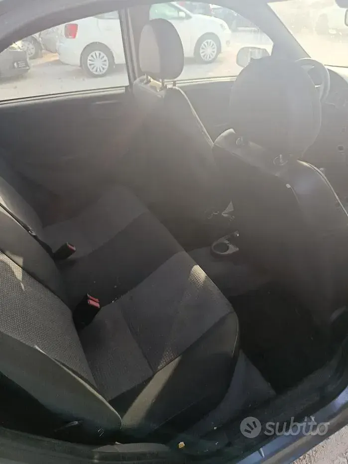 Usata Opel Corsa 60 CV (44 kW) 2006 Grigio Utilitaria