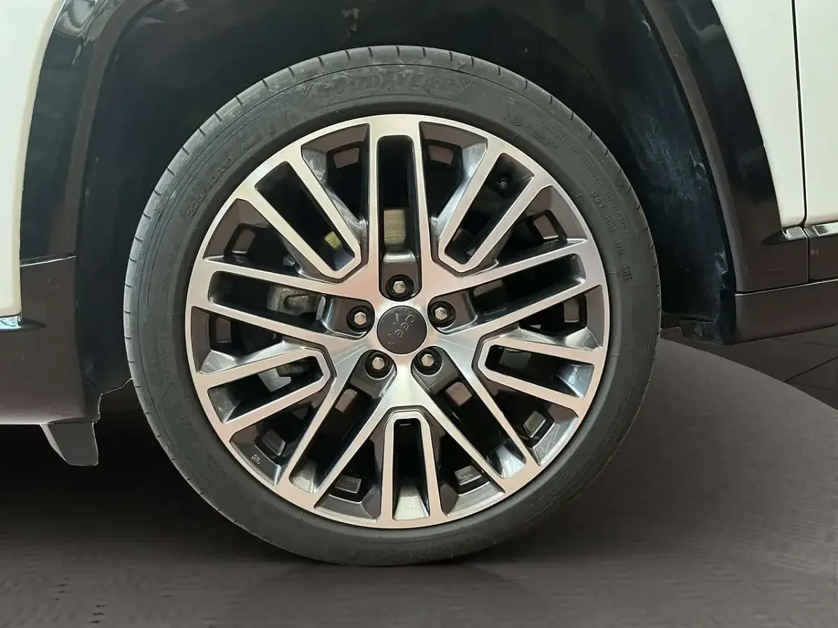 Usata Jeep Compass Summit 131 CV (96 kW) 2025 Bianco SUV