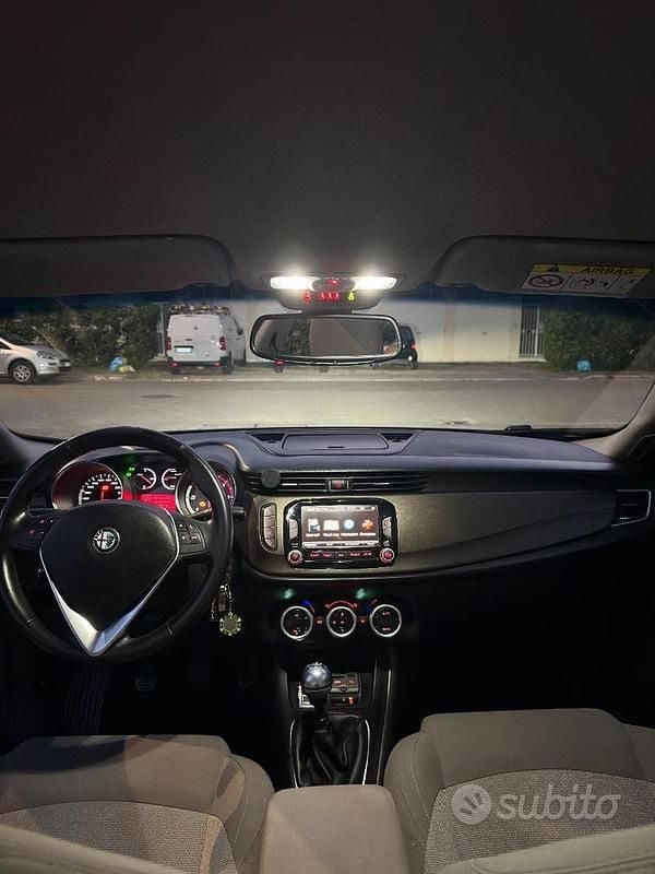 Usata Alfa Romeo Giulietta 105 CV (77 kW) 2017 Grigio Berlina