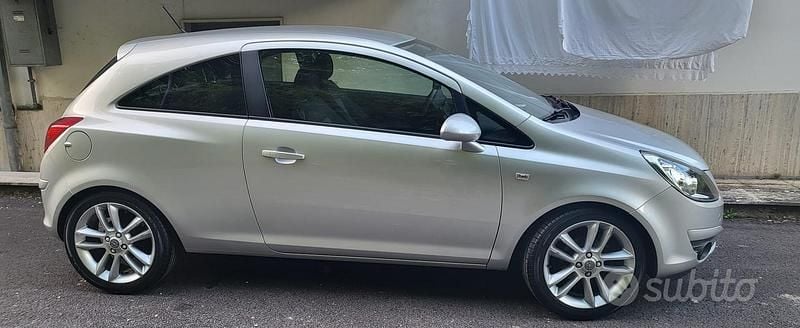 Usata Opel Corsa 2008 Grigio Utilitaria