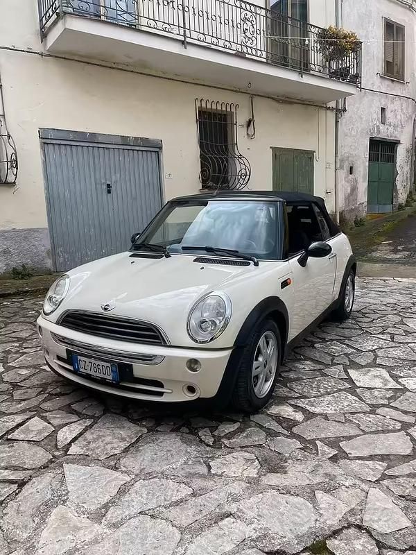 Usata Mini One Cabriolet 90 CV (66 kW) 2007 Bianco Cabrio