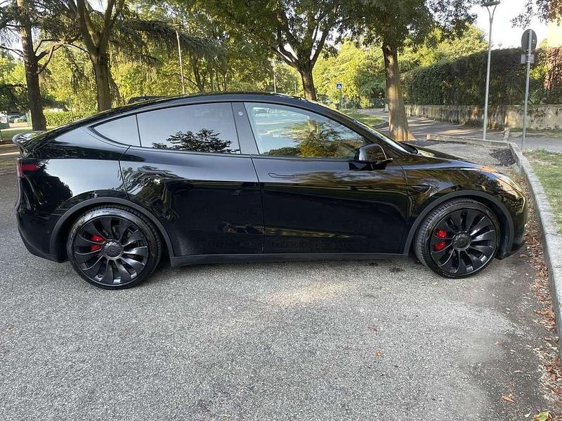 Usata 2022 Tesla Model Y Performance SUV | 37.500 € (Super prezzo) - Immagine 1/4