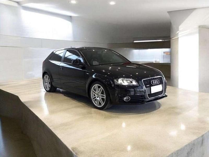 Nero Usata 2009 Audi A3 Ambition Tre volumi | 7000 € (Buon prezzo) - Immagine 1/4