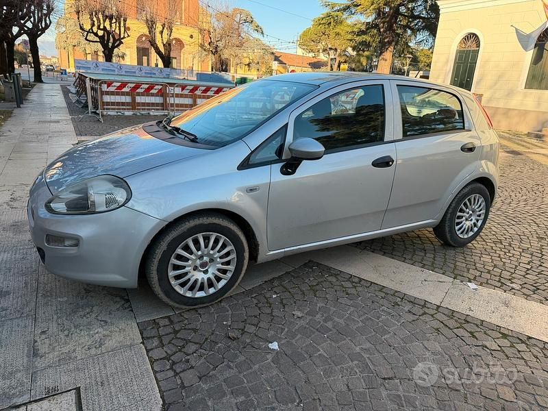 Usata Fiat Punto Street 75 CV (55 kW) 2016 Grigio Berlina