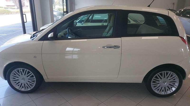 Usata Lancia Ypsilon 69 CV (50 kW) 2004 Beige Utilitaria