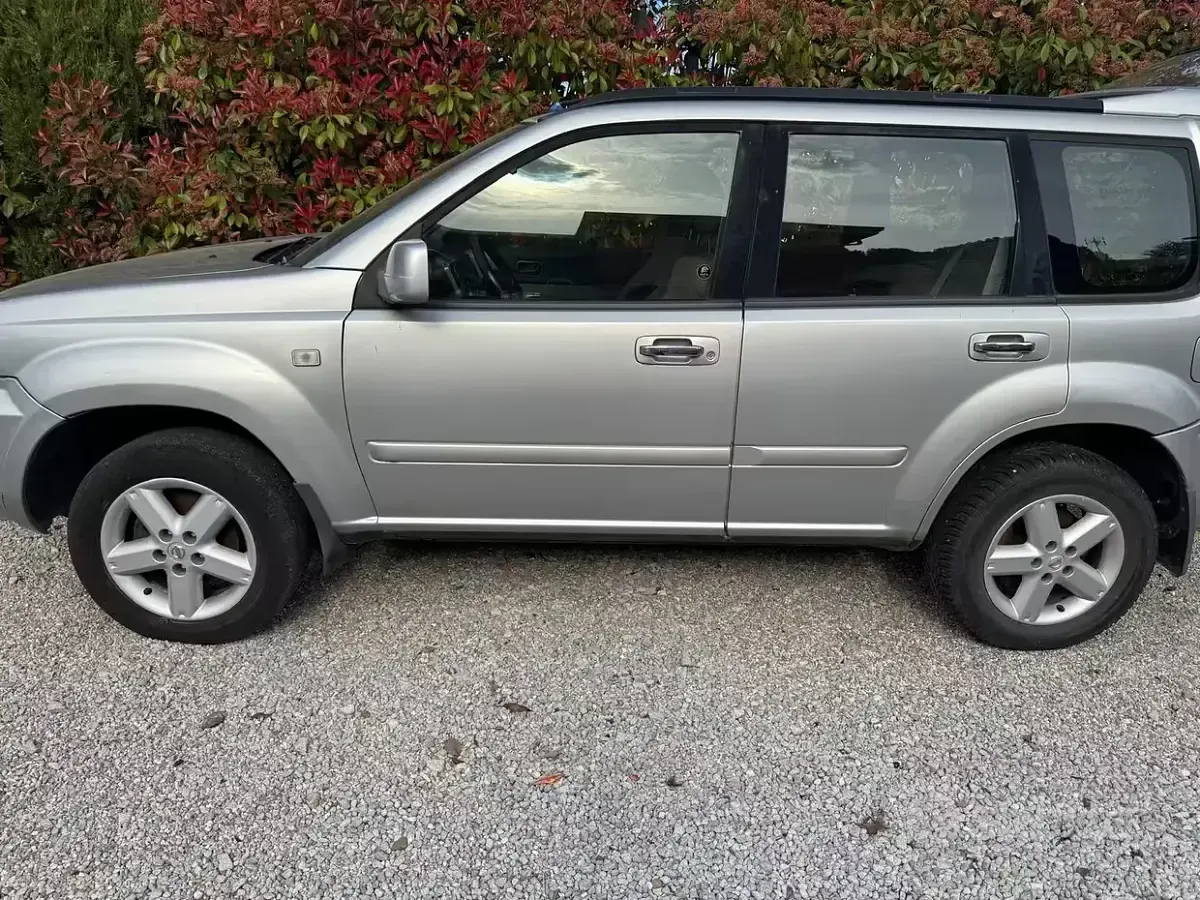 Usata Nissan X-Trail 136 CV (100 kW) 2004 Grigio SUV