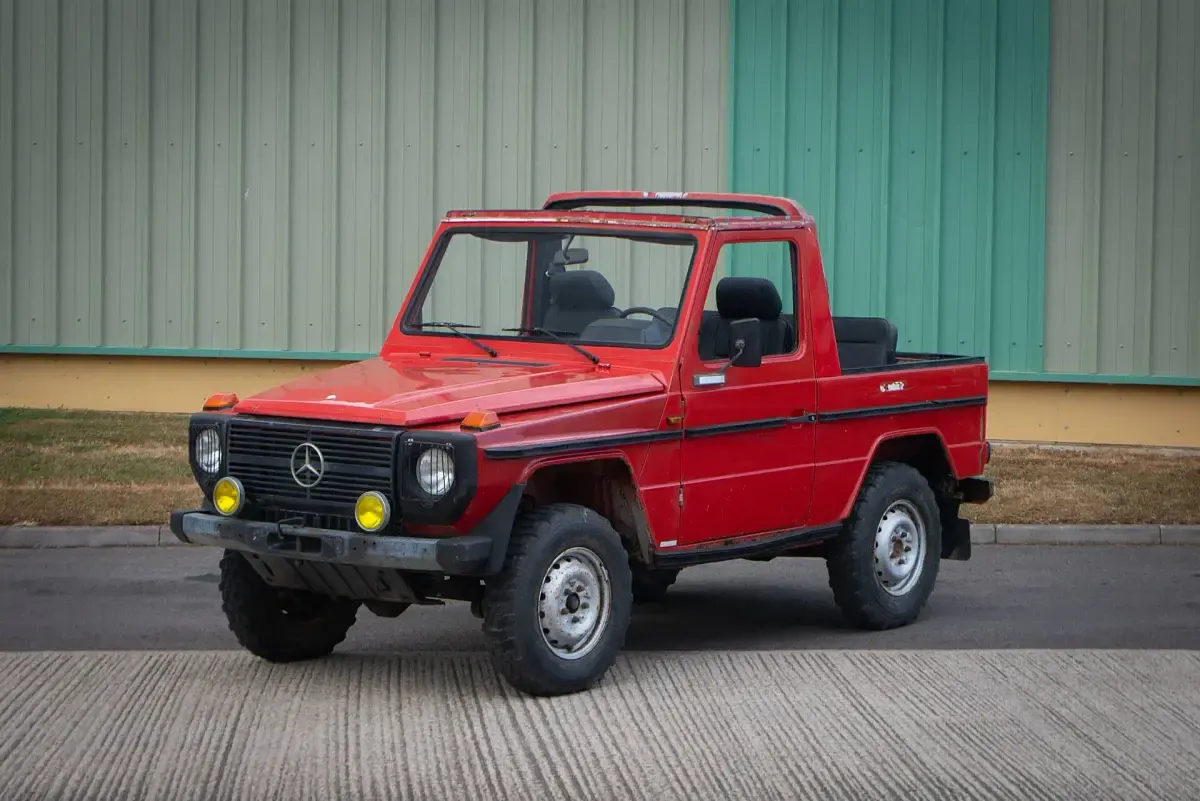Usata Mercedes 240 87 CV (63 kW) 1979 Rosso SUV