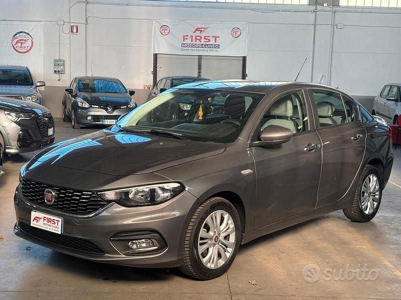 Usata Fiat Tipo Lounge 95 CV (69 kW) 2018 Grigio Berlina