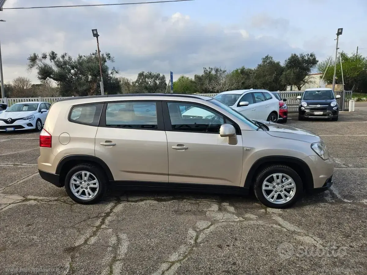 Usata Chevrolet Orlando LT 131 CV (96 kW) 2011 Argento Monovolume