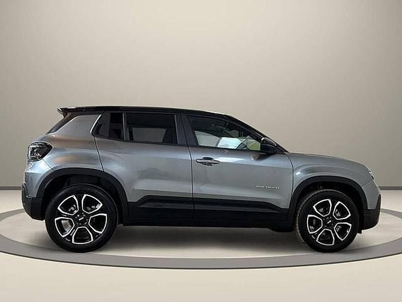 Nuova Jeep Avenger Summit 110 CV (80 kW) 2025 Grigio scuro / metallizzato SUV