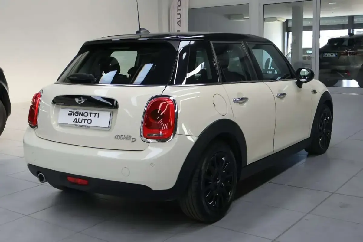 Usata Mini Cooper D 116 CV (85 kW) 2017 Other Utilitaria