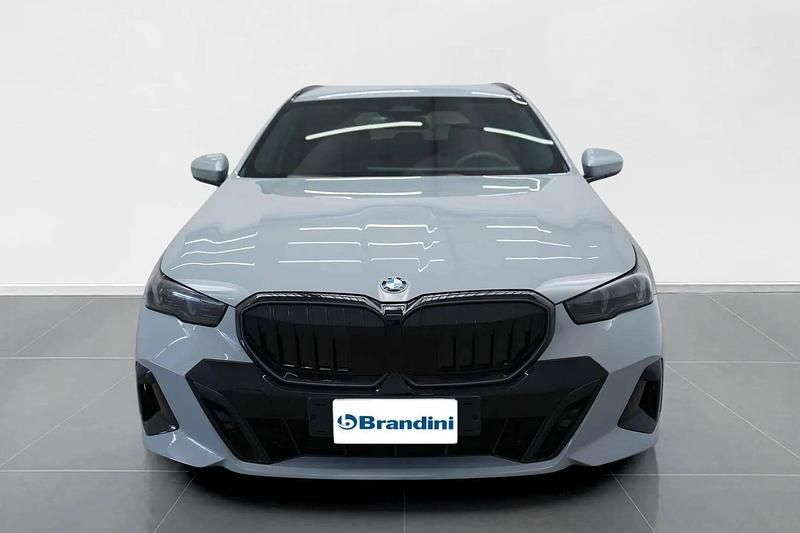 Usata BMW 520 M Sport 197 CV (144 kW) 2024 Grigio Station wagon