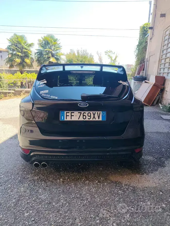 Usata Ford Focus 120 CV (88 kW) 2016 Nero Berlina