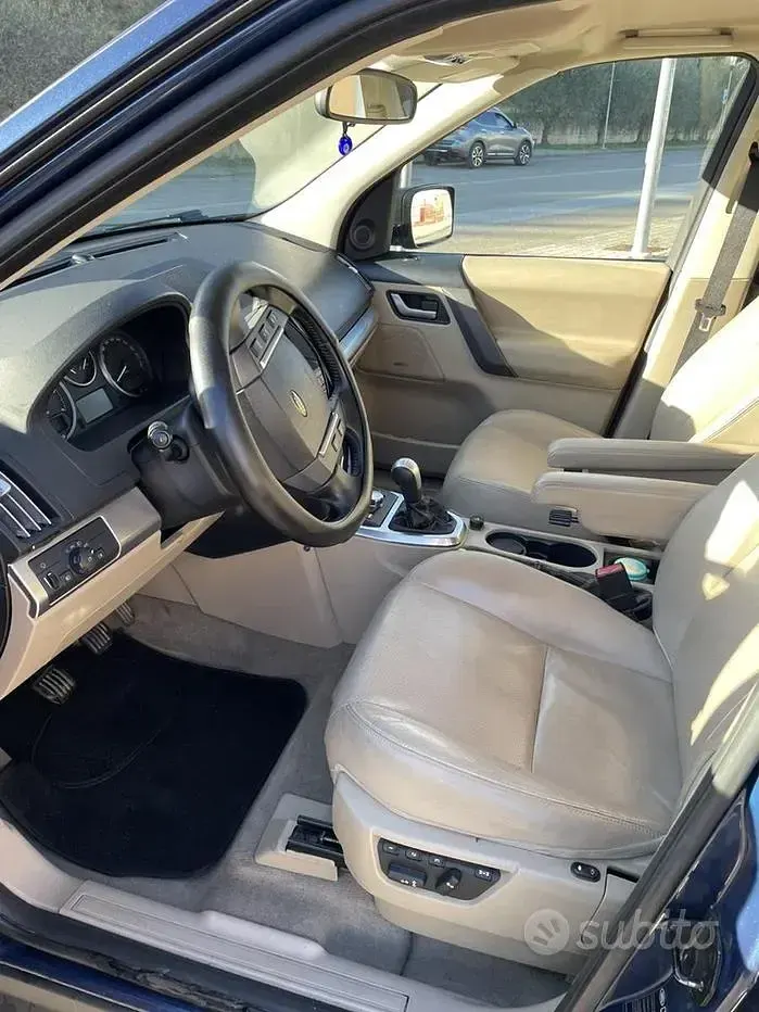Usata Land Rover Freelander 2 HSE 160 CV (117 kW) 2009 Bluazzurro SUV