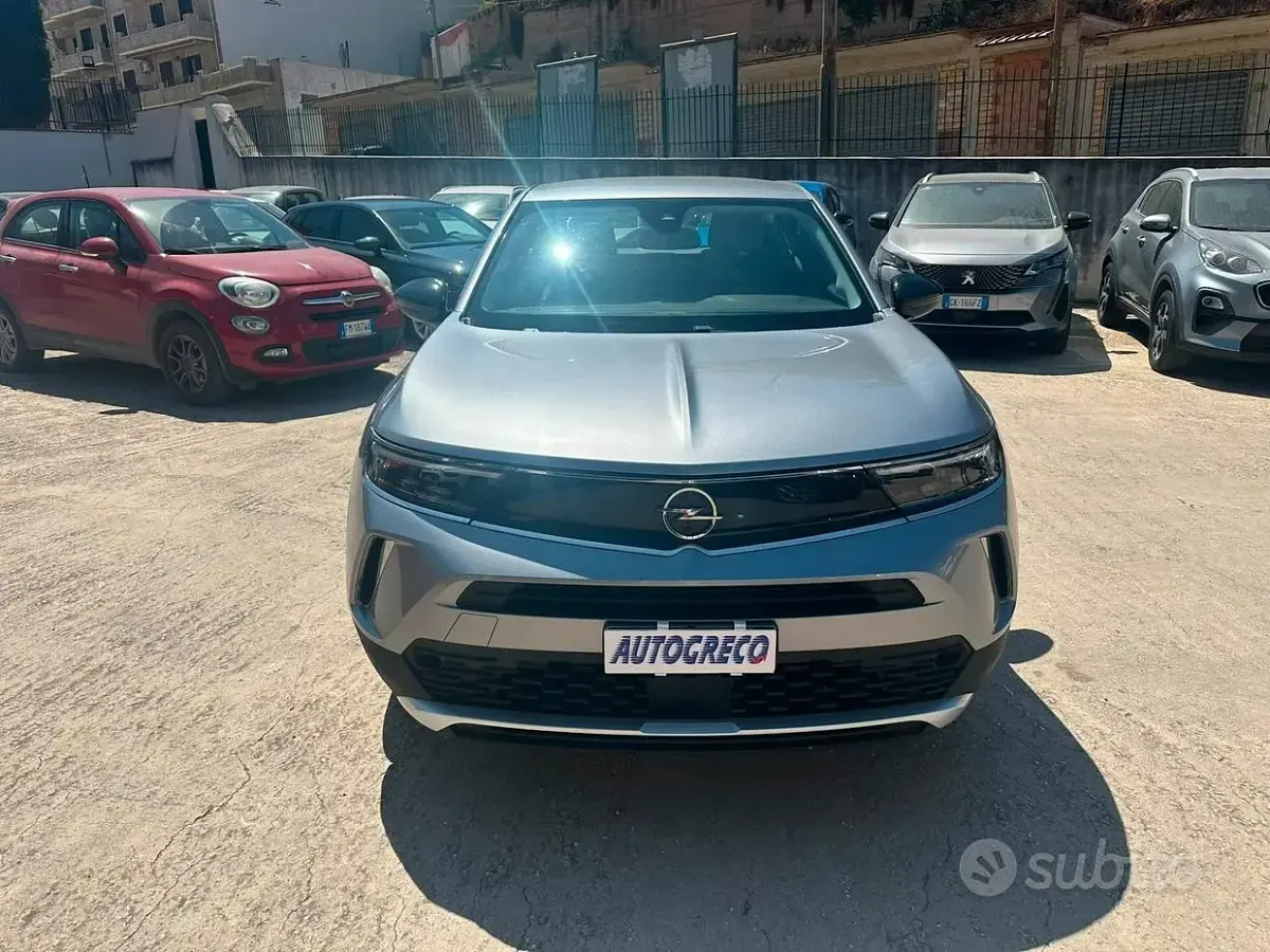 Usata Opel Mokka Elegance 101 CV (74 kW) 2023 Grigio SUV
