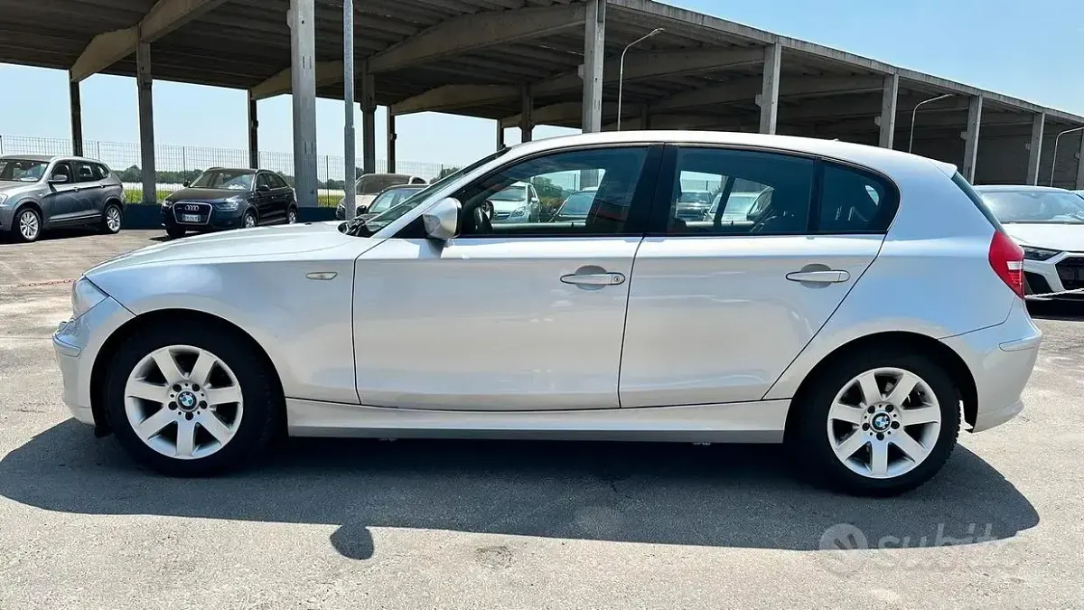 Usata BMW 118 Efficient Dynamics 143 CV (105 kW) 2011 Grigio Utilitaria