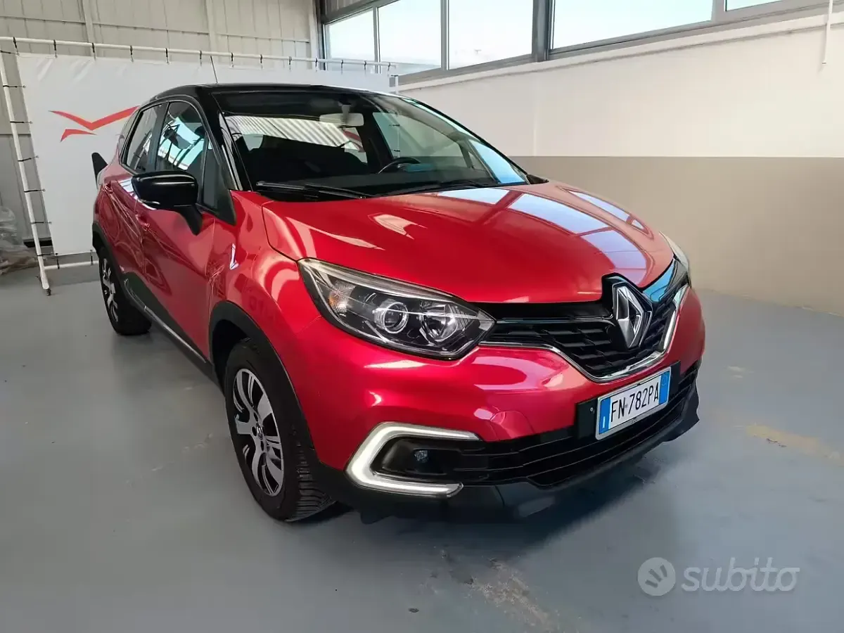 Usata Renault Captur Intens 90 CV (66 kW) 2018 Rosso SUV