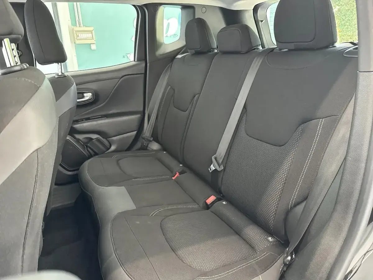 Usata Jeep Renegade Altitude 131 CV (96 kW) 2024 Nero SUV
