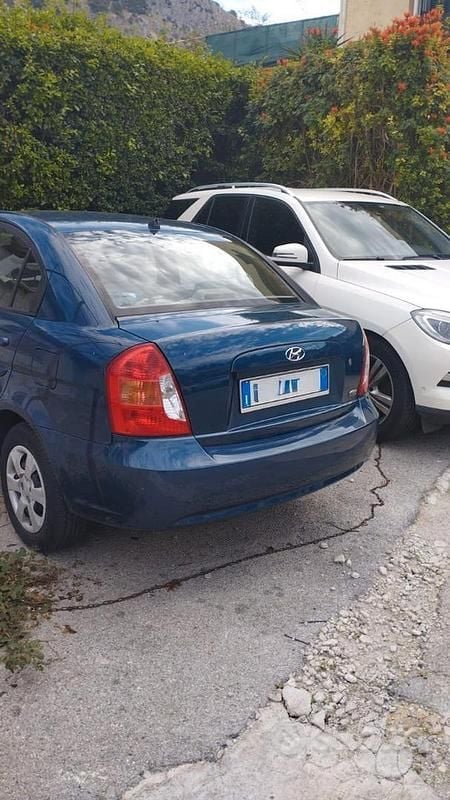 Usata Hyundai Accent 2007 Blu Berlina