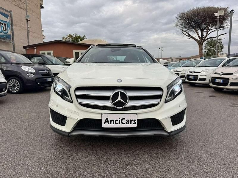 Bianco Usata 2015 Mercedes GLA200 Premium SUV | 14.990 € (Buon prezzo) - Immagine 1/4