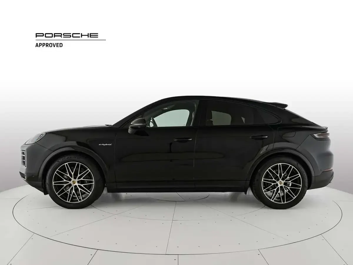 Usata Porsche Cayenne 470 CV (345 kW) 2024 Nero metallizzato SUV
