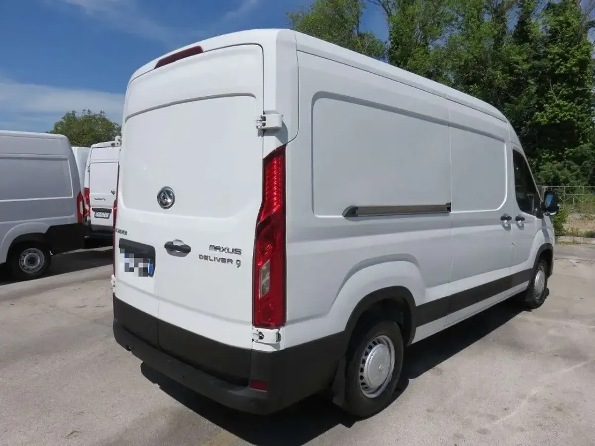 Usata Maxus V90 150 CV (110 kW) 2023 Bianco Furgone