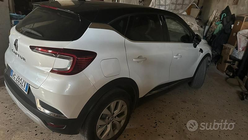 Usata Renault Captur 101 CV (74 kW) 2021 Bianco SUV