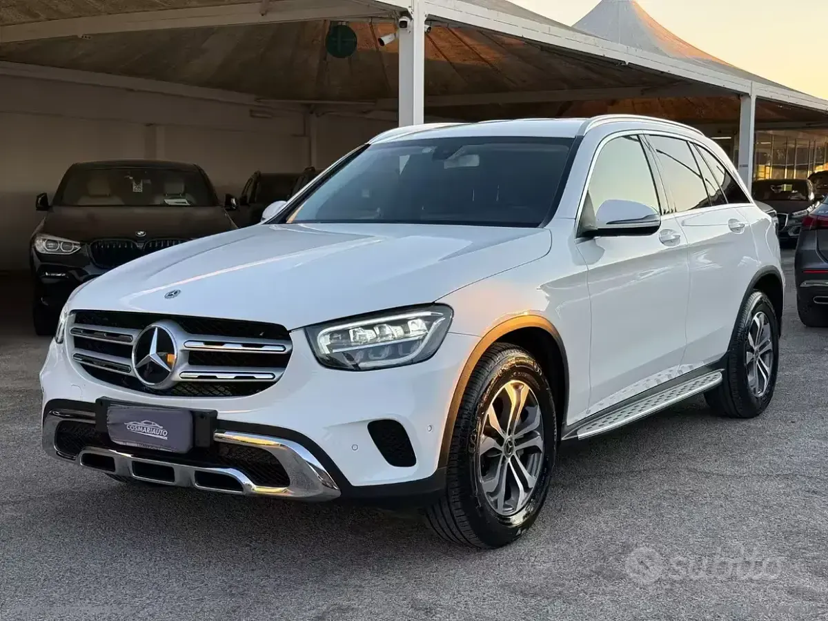 Usata Mercedes GLC200 163 CV (119 kW) 2019 Bianco SUV