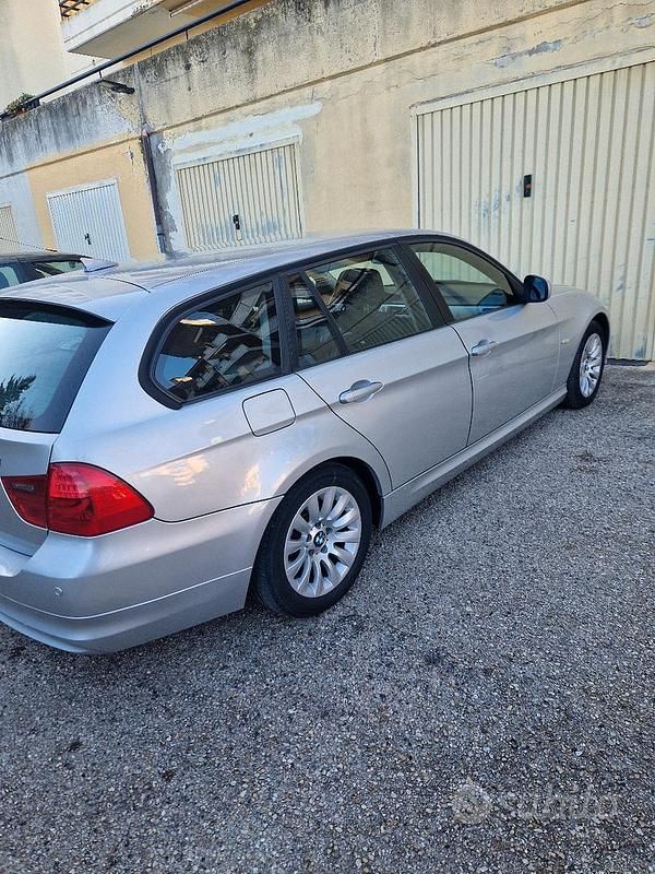 Usata BMW 318 2009 Grigio Station wagon
