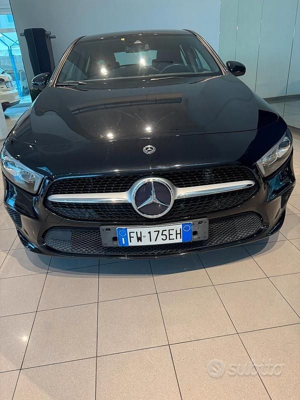 Usata Mercedes A180 116 CV (85 kW) 2019 Nero Berlina
