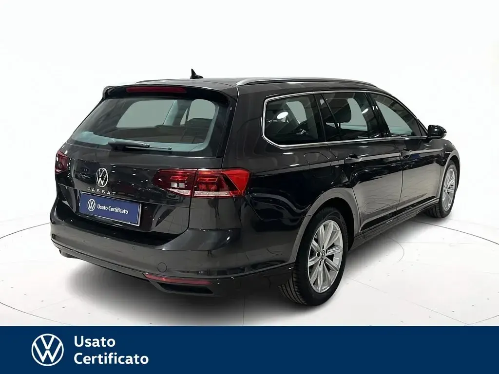 Usata VW Passat Business 150 CV (110 kW) 2022 Grigio pastello Station wagon