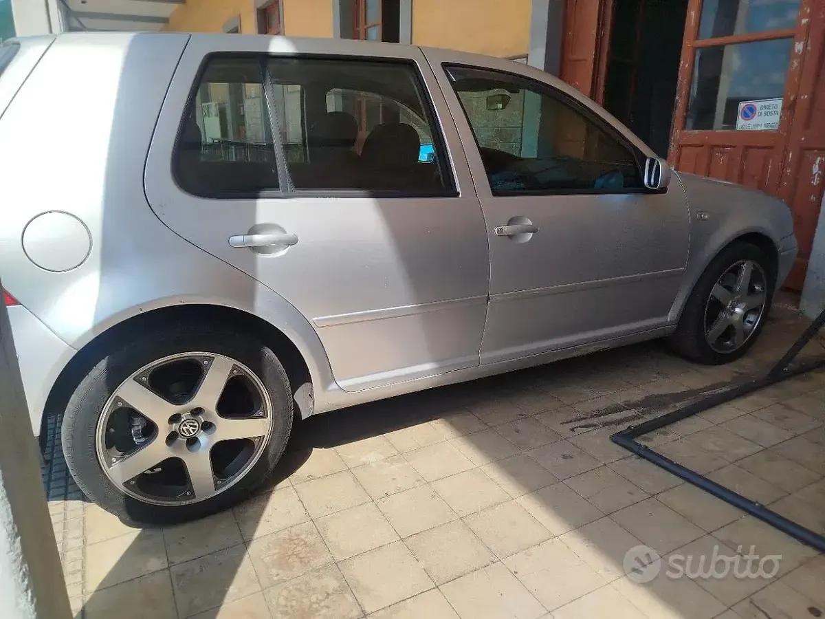 Usata VW Golf IV 116 CV (85 kW) 2000 Grigio Berlina