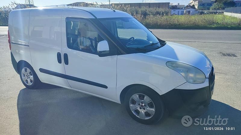 Usata Fiat Doblò 90 CV (66 kW) 2009 Bianco Monovolume