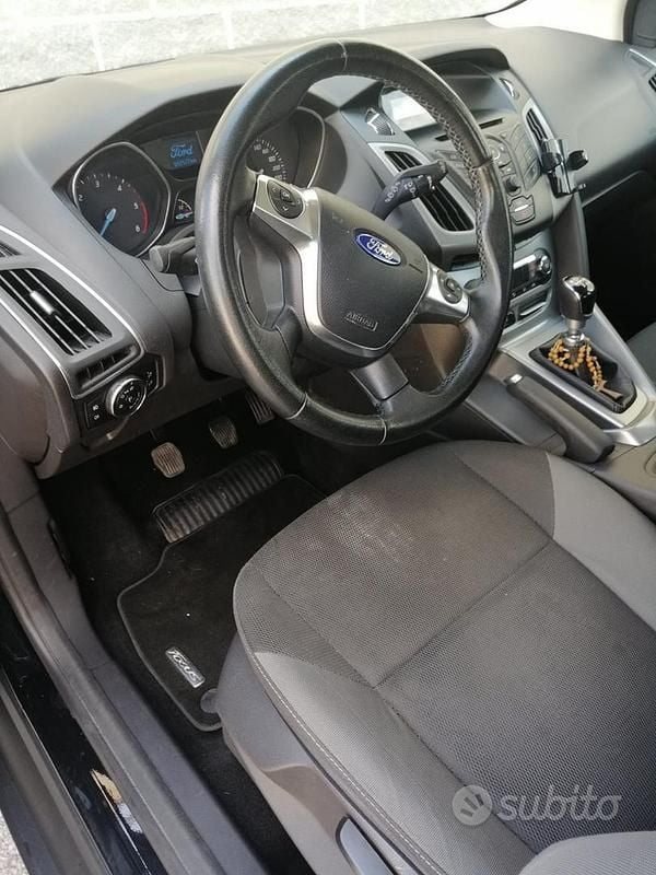 Usata Ford Focus 115 CV (84 kW) 2014 Nero Berlina