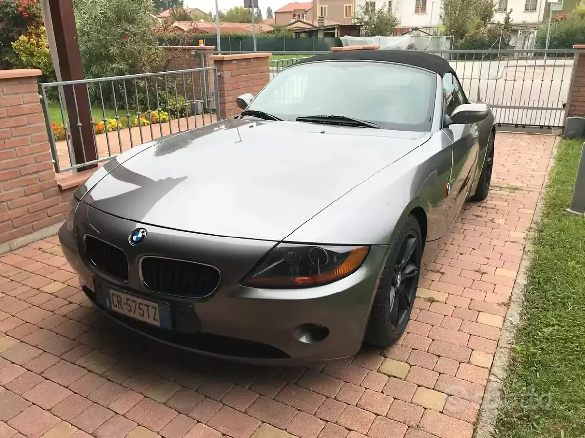 Usata BMW Z4 170 CV (125 kW) 2005 Grigio Cabrio