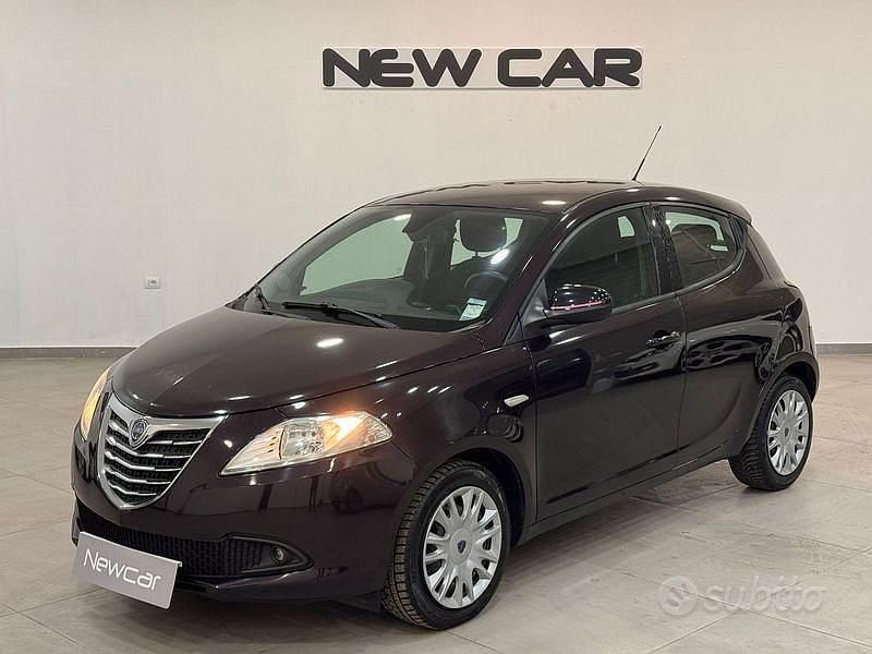 Usata Lancia Ypsilon S 95 CV (69 kW) 2014 Lilla Utilitaria