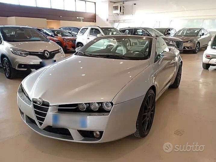 Usata Alfa Romeo Spider 259 CV (190 kW) 2009 Grigio Cabrio
