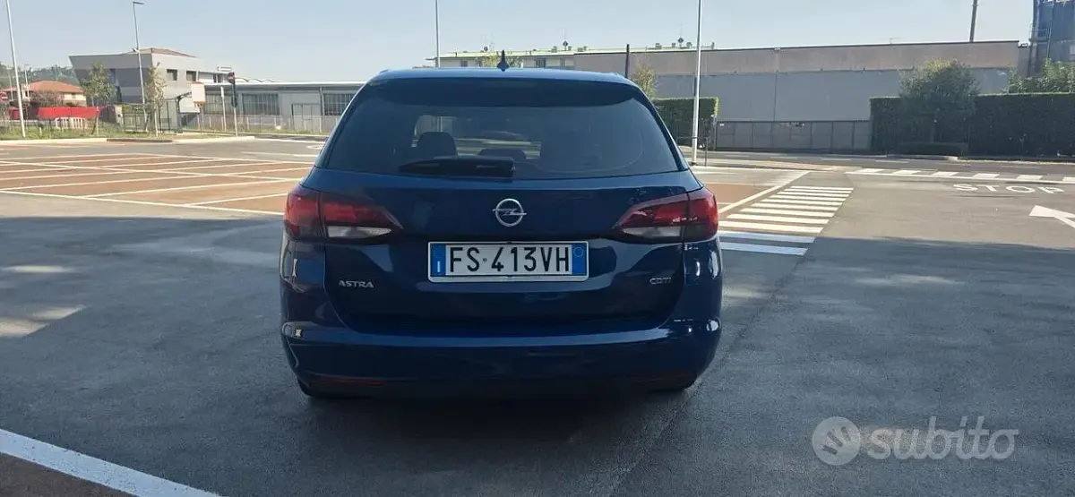 Usata Opel Astra 136 CV (100 kW) 2018 Bluazzurro Station wagon