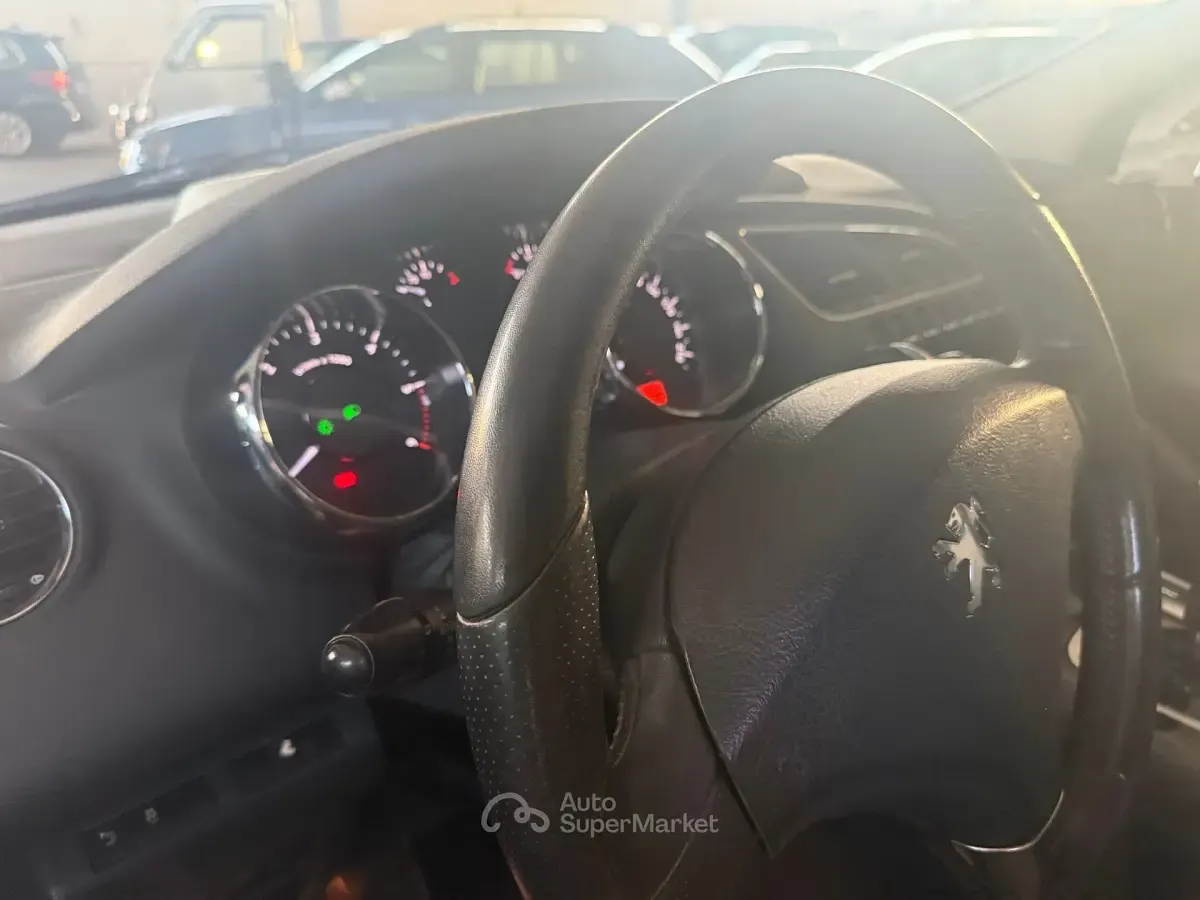 Usata Peugeot 3008 Business-Line 115 CV (84 kW) 2013 Nero Station wagon